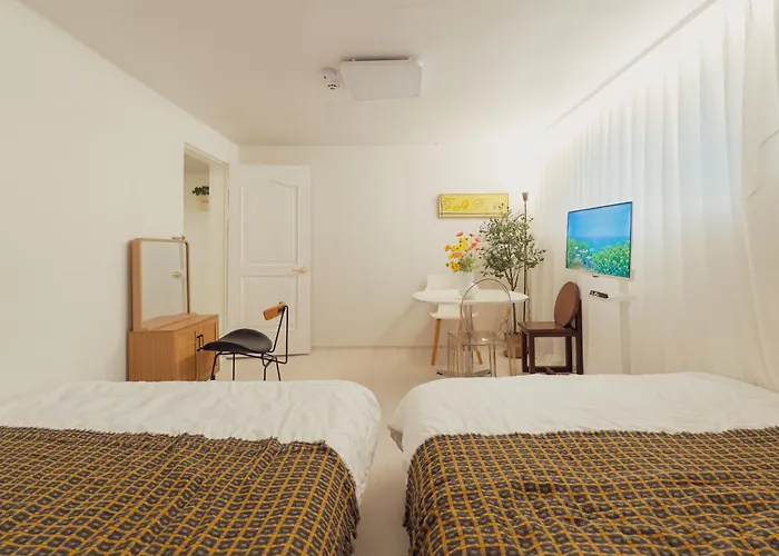 Bed & Breakfast Hello Hongdae 3*