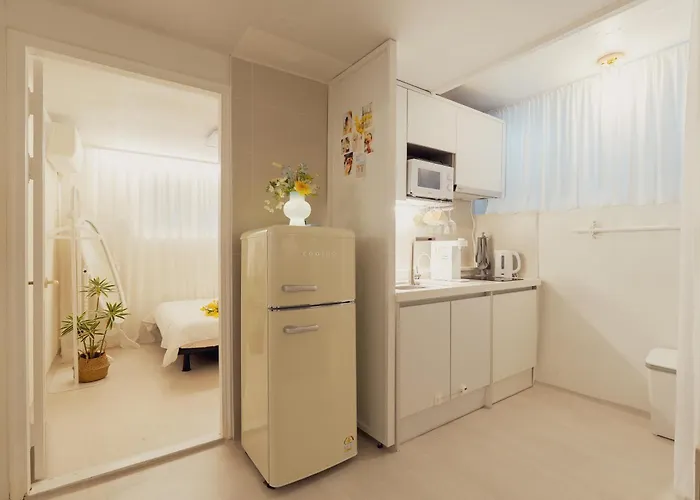Hello Hongdae Bed & Breakfast 3*
